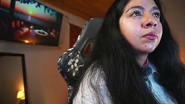 coraline latin online show from 04-25-26, 01:41