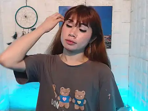 Snapshot of urasian_shirley21 chatting on 02-15-26, 01:24 urasian shirley21 online show from 02-15-26, 01:24