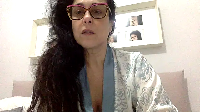 Snapshot of crudeliafrancy chatting on 03-02-26, 05:20 crudeliafrancy online show from 03-02-26, 05:20