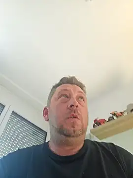 Snapshot of ktmtom247 chatting on 09-11-25, 01:22 ktmtom247 online show from 09-11-25, 01:22