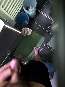 Snapshot of ktmtom247 chatting on 11-21-25, 04:00 ktmtom247 online show from 11-21-25, 04:00