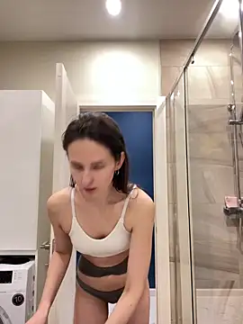 LAUREL HAZEL online show from 02-28-25, 03:59