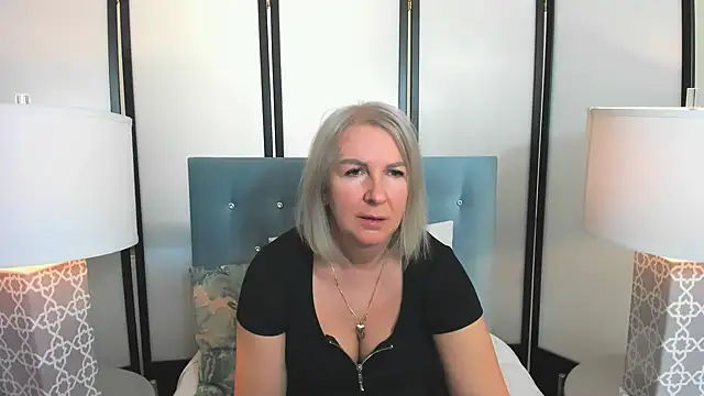 Snapshot of EricaTop chatting on 12-15-24, 08:30 EricaTop online show from 12-15-24, 08:30