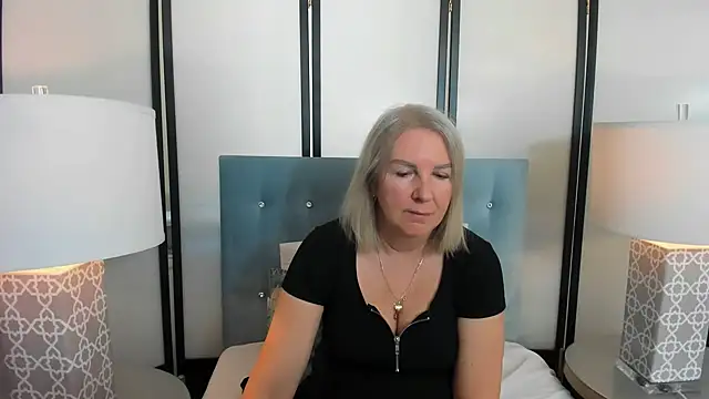 Snapshot of EricaTop chatting on 01-11-25, 09:15 EricaTop online show from 01-11-25, 09:15