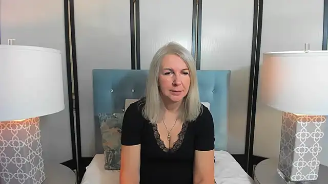 Snapshot of EricaTop chatting on 12-14-25, 06:08 EricaTop online show from 12-14-25, 06:08