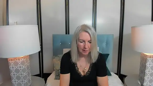 Snapshot of EricaTop chatting on 03-01-26, 06:04 EricaTop online show from 03-01-26, 06:04