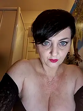 Snapshot of lucillabollente chatting on 10-12-25, 04:11 lucillabollente online show from 10-12-25, 04:11