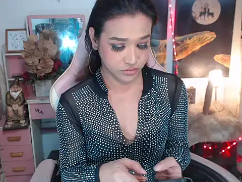 Snapshot of AsianMariaTs chatting on 10-24-25, 02:35 AsianMariaTs online show from 10-24-25, 02:35