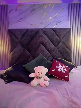 Zafira Alabi online show from 12-20-25, 06:37