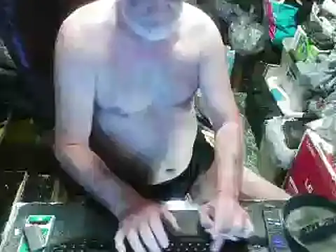 Snapshot of russtee chatting on 10-19-25, 11:49 russtee online show from 10-19-25, 11:49