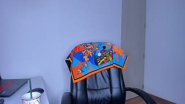 Lisegg  online show from 04-27-26, 09:40