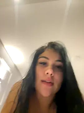 Snapshot of adrianalobo chatting on 10-11-25, 01:38 adrianalobo online show from 10-11-25, 01:38