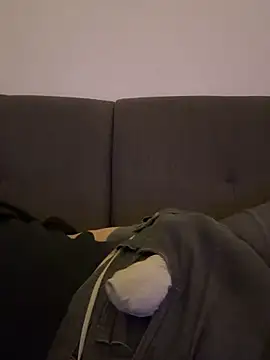 Snapshot of LionBoy1976 chatting on 11-02-25, 05:32 LionBoy1976 online show from 11-02-25, 05:32