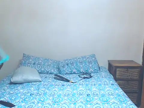 Snapshot of sexylax17 chatting on 10-05-25, 05:33 sexylax17 online show from 10-05-25, 05:33