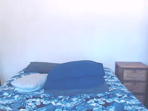 Snapshot of sexylax17 chatting on 12-14-25, 02:22 sexylax17 online show from 12-14-25, 02:22