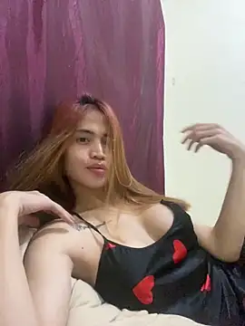 Snapshot of _FoxyFlair chatting on 10-28-25, 04:53 FoxyFlair online show from 10-28-25, 04:53