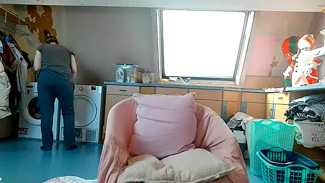 Snapshot of SexyAmanda32 chatting on 12-04-25, 12:25 SexyAmanda32 online show from 12-04-25, 12:25