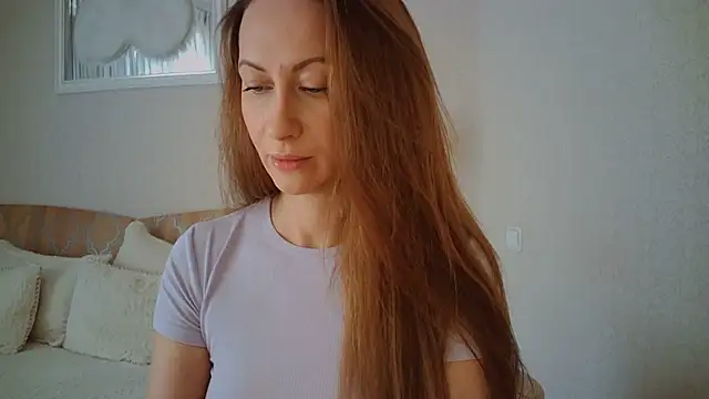 Luna Hoty online show from 06-13-26, 11:08