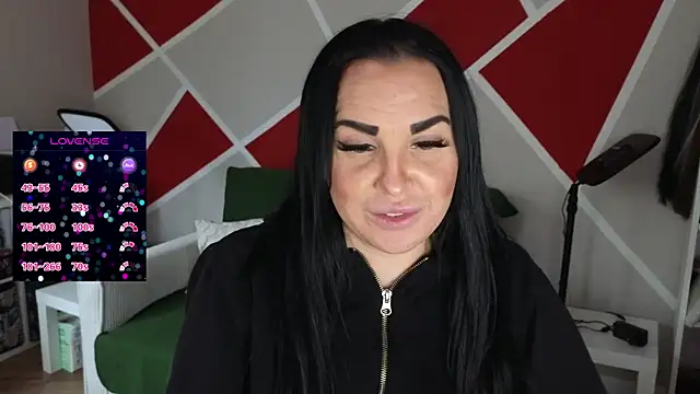 Snapshot of MIA-XXX chatting on 01-17-25, 02:28 MIA-XXX online show from 01-17-25, 02:28