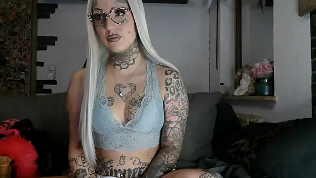 RoxxyInk online show from 02-12-26, 01:33