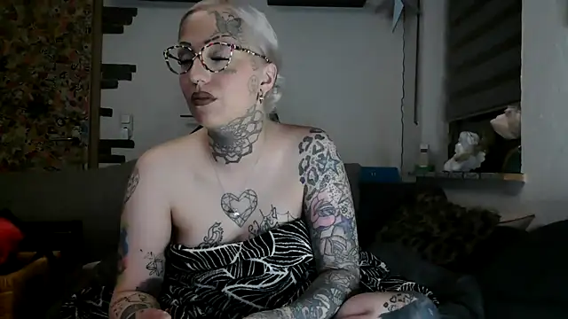 RoxxyInk online show from 04-13-26, 10:04