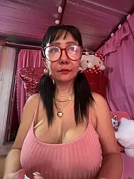 Snapshot of sweetieme chatting on 01-07-25, 02:31 sweetieme online show from 01-07-25, 02:31