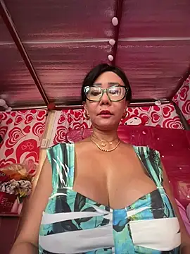 Snapshot of sweetieme chatting on 06-10-26, 02:01 sweetieme online show from 06-10-26, 02:01
