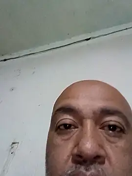 Snapshot of GeorgeVergaGrues chatting on 09-22-25, 07:21 GeorgeVergaGrues online show from 09-22-25, 07:21