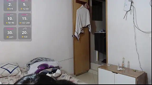 Snapshot of evolet01 chatting on 11-22-25, 03:38 evolet01 online show from 11-22-25, 03:38