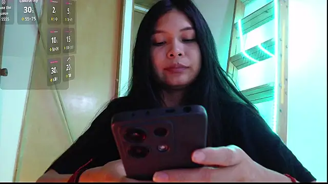 Snapshot of evolet01 chatting on 02-18-26, 02:40 evolet01 online show from 02-18-26, 02:40