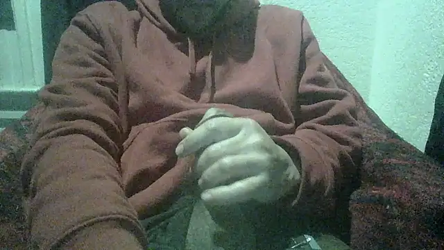 Snapshot of loozamangos chatting on 11-30-25, 04:05 loozamangos online show from 11-30-25, 04:05