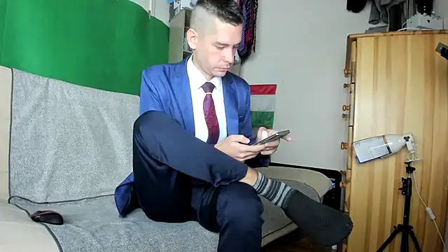 viraglaci18xh online show from 11-18-25, 03:45