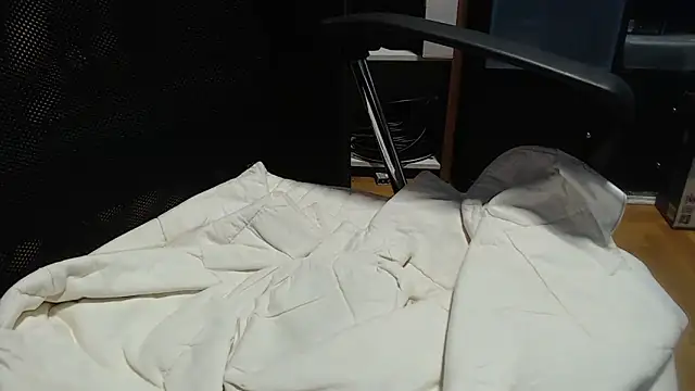 Snapshot of bigbig_fun chatting on 09-15-25, 04:51 bigbig fun online show from 09-15-25, 04:51