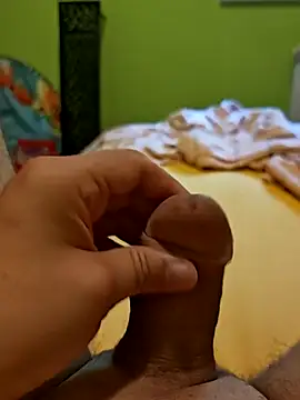 Snapshot of bigbig_fun chatting on 09-16-25, 06:58 bigbig fun online show from 09-16-25, 06:58