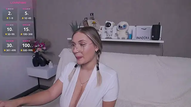 DakotaMae online show from 11-21-25, 04:16