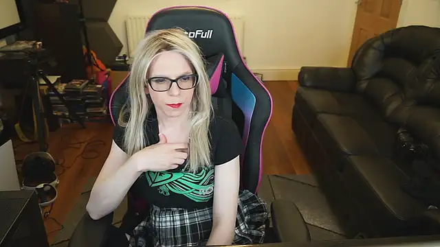 Snapshot of KelseyCobalt chatting on 12-29-24, 01:34 KelseyCobalt online show from 12-29-24, 01:34