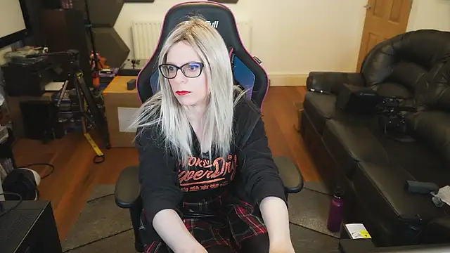 Snapshot of KelseyCobalt chatting on 01-08-25, 10:27 KelseyCobalt online show from 01-08-25, 10:27