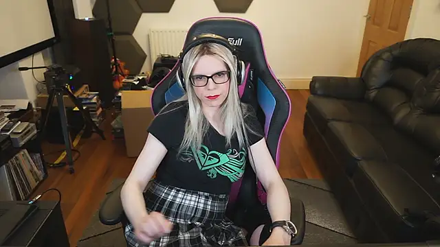 Snapshot of KelseyCobalt chatting on 02-05-25, 10:22 KelseyCobalt online show from 02-05-25, 10:22