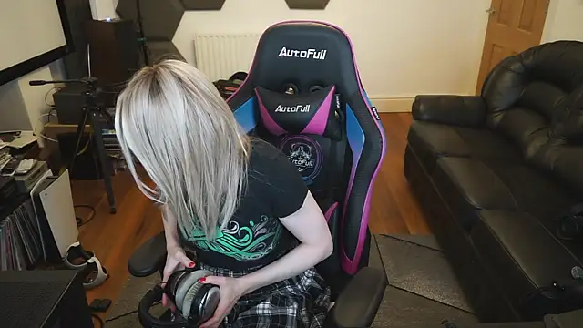 Snapshot of KelseyCobalt chatting on 03-01-25, 09:59 KelseyCobalt online show from 03-01-25, 09:59