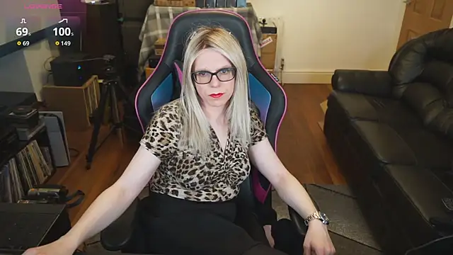 Snapshot of KelseyCobalt chatting on 10-09-25, 08:40 KelseyCobalt online show from 10-09-25, 08:40