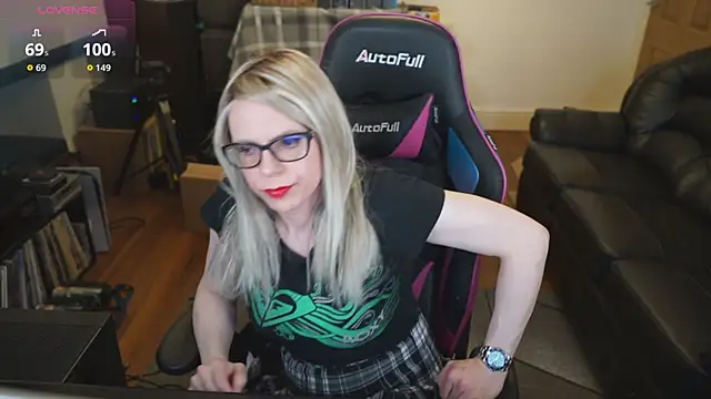 Snapshot of KelseyCobalt chatting on 10-19-25, 08:20 KelseyCobalt online show from 10-19-25, 08:20