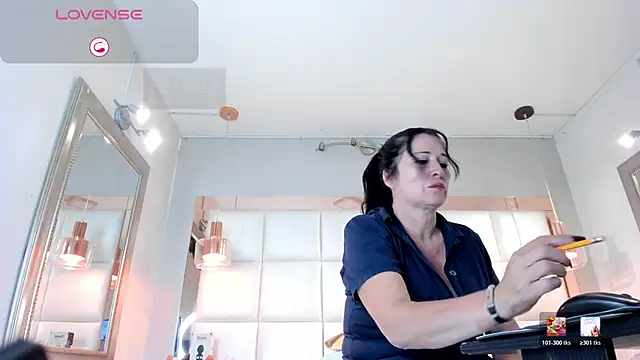 Snapshot of LADY_HELLEN chatting on 06-12-26, 07:02 LADY HELLEN online show from 06-12-26, 07:02