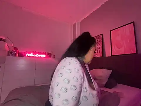  MelinaCurves  online show from 02-04-25, 09:52