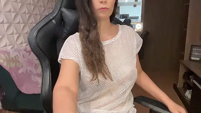 Leilacharlotte online show from 04-23-26, 01:02