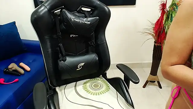 Snapshot of Tamara_Luaren chatting on 03-12-26, 04:46 Tamara Luaren online show from 03-12-26, 04:46