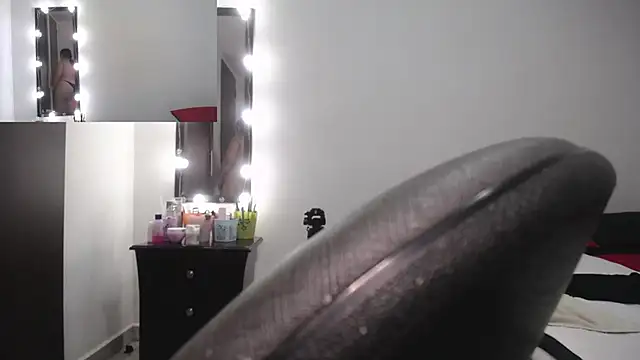 Snapshot of zoe_hotxxx chatting on 02-06-25, 01:32 zoe hotxxx online show from 02-06-25, 01:32
