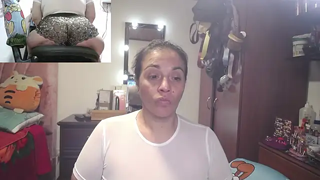 zoe hotxxx online show from 04-20-26, 12:02