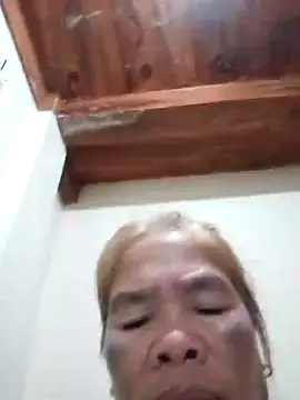 Snapshot of sexylizzy4u chatting on 01-28-25, 04:52 sexylizzy4u online show from 01-28-25, 04:52