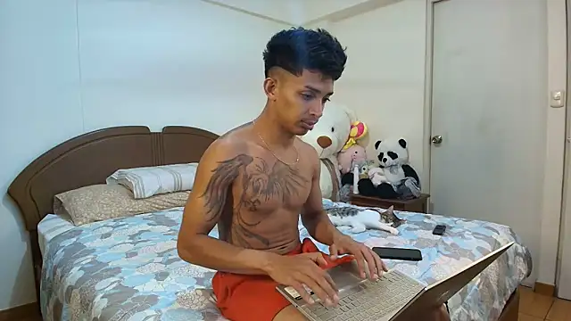 Snapshot of _dannyaldana_ chatting on 01-14-25, 04:50  dannyaldana  online show from 01-14-25, 04:50