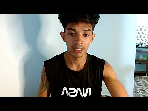 Snapshot of _dannyaldana_ chatting on 10-24-25, 10:33  dannyaldana  online show from 10-24-25, 10:33